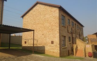 2 Bedroom Apartment in Wilgeheuwel