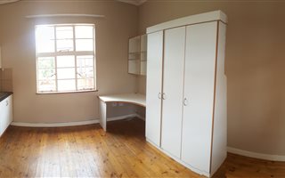 Bachelor apartment in Clydesdale