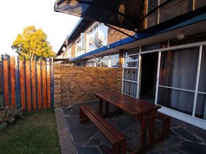 2 Bed Duplex in Roseville