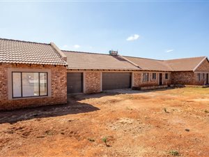 6 Bed House in Bredell AH