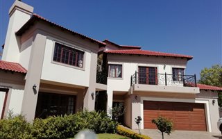 5 Bedroom House in Silver Lakes Golf Estate