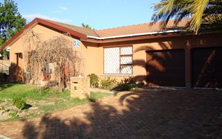3 Bedroom House in Soneike