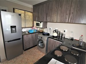2 Bed Apartment in Bellair