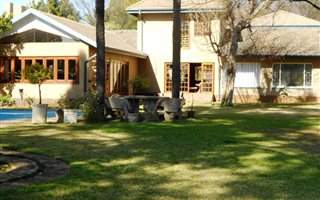 7 Bedroom House in Brummeria