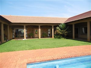 4 Bed House in Mooikloof Equestrian Estate