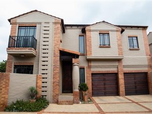 3 Bed House in Highveld