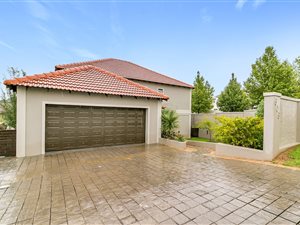5 Bed House in Broadacres