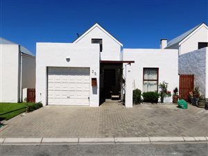 3 Bed Townhouse in Velddrif