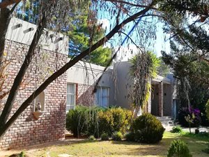 4 Bed House in De Rust