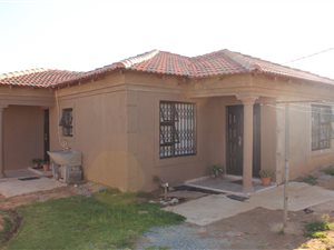 3 Bedroom House in Bram Fisherville