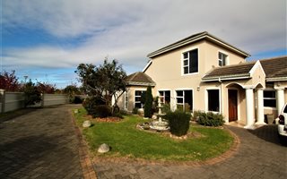 3 Bedroom House in Kingswood Golf Estate