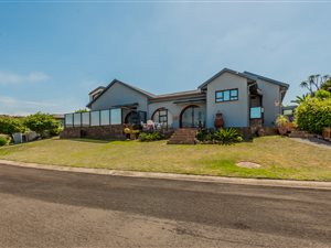 5 Bed House in Dana Bay
