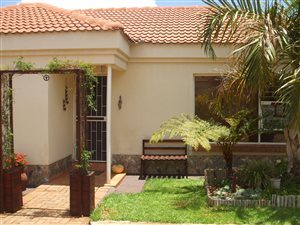 3 Bed Townhouse in Naboomspruit