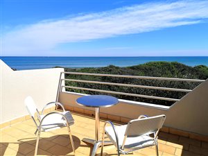 4 Bed House in Woodbridge Island