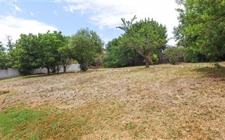975 m² Land available in Stellenbosch Central