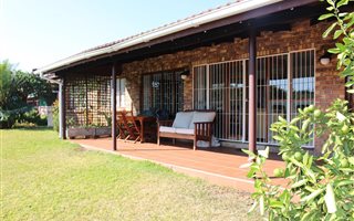 3 Bedroom Townhouse in Hayfields