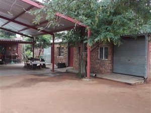 4 Bed House in Bloemdal