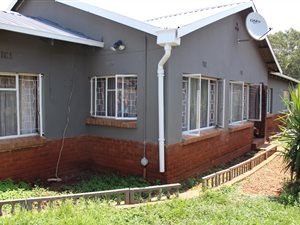 3 Bedroom House in Lennoxton