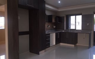 2 Bedroom Apartment in Clare Estate