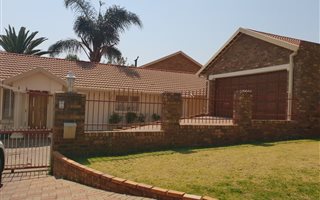 4 Bedroom House in The Reeds