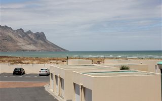 2 Bedroom Apartment in Greenways Golf Estate