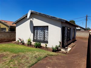 2 Bed House in Chiawelo