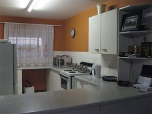 2 Bed Apartment in Florida Lake