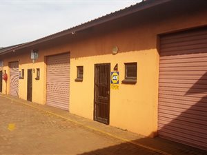 Commercial space in Alton