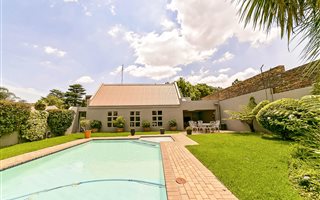 2 Bedroom Apartment in Elton Hill