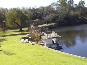 850 m² Land available in Vaaloewer