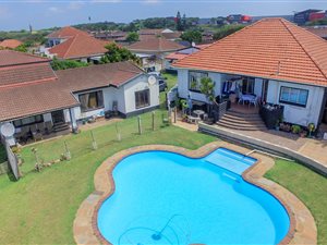 8 Bed House in Athlone Park