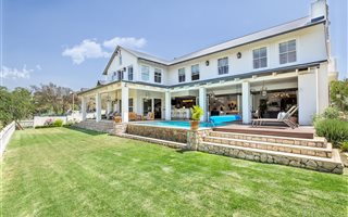 5 Bedroom House in Helderfontein Estate