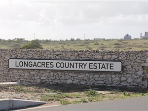 2.2 ha Land available in Long Acres