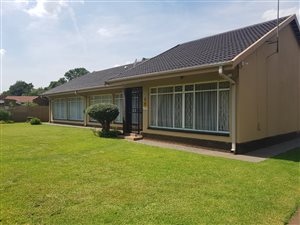 4 Bed House in Flora Gardens