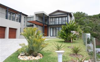 3 Bedroom House in Cola Beach