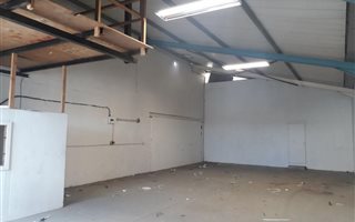 136 m² Commercial space in Kuilsriver