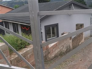 3 Bed House in Hilltop Gardens