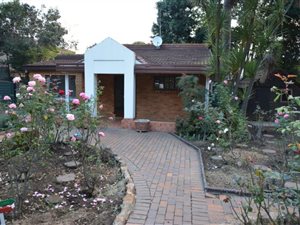 1 Bed Garden Cottage in Westdene