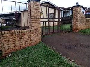 2 Bed House in Panorama Gardens