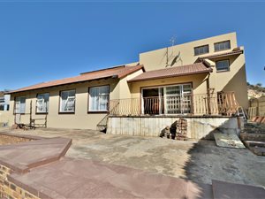 7 Bed House in Glenanda