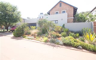 3 Bedroom House in Bronberg