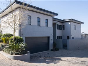 3 Bed Cluster in Waterkloof Ridge