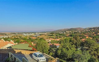 3 Bedroom Duplex in Azaleapark