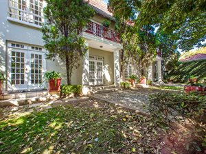 1000 m² Commercial space in Melrose Estate