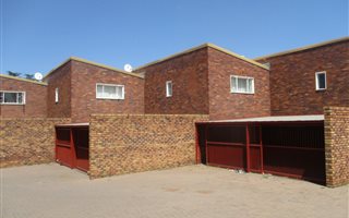 3 Bedroom Duplex in Vanderbijlpark CW5