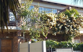 2 Bedroom Townhouse in Doornpoort and surrounds