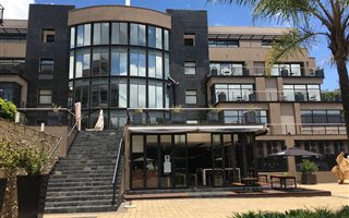 112 m² Commercial space in Sandhurst
