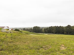 910 m² Land available in Mont Fleur Mountain Estate