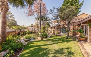 4 Bedroom House in Bloubosrand