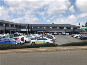 213 m² Commercial space in Weltevreden Park